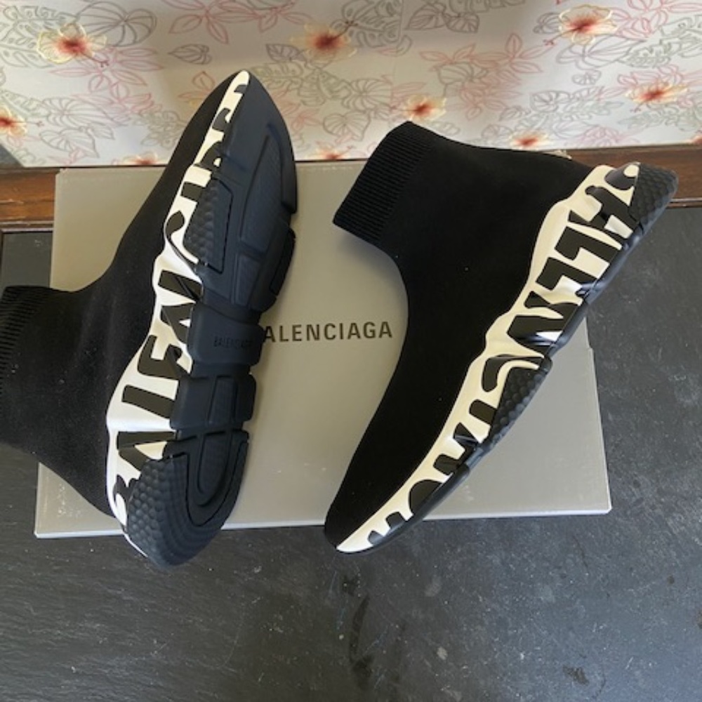 BRAND NEW BALENCIAGA SPEED GRAFFITI SNEAKERS